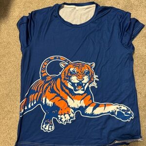 Navy tiger shirt. Size 3XL—fits more like 2XL. Like new condition